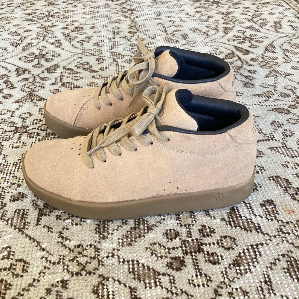 Areth skate shoes 5 1/2 us men 7us women